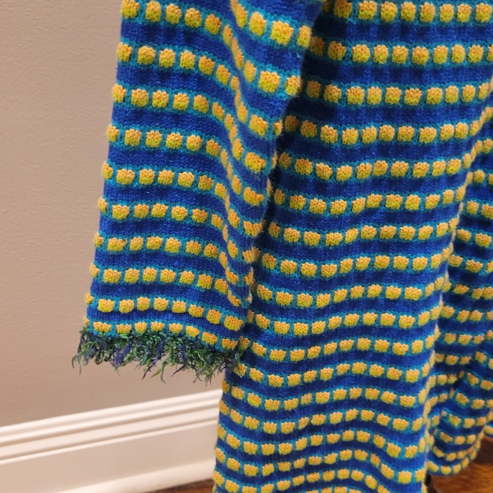 Colorful Peacock Themed Long Cardigan - Picture 4 of 15